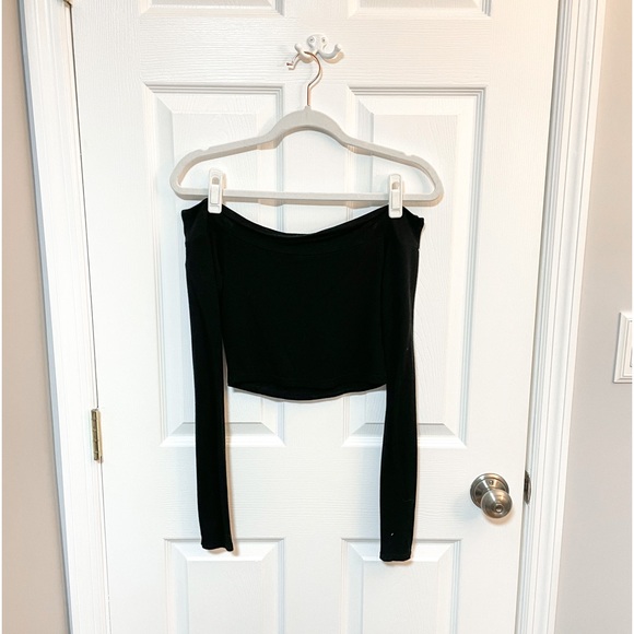 BOOHOO Women's Off Shoulder Long Sleeve Crop Top - Picture 2 of 4